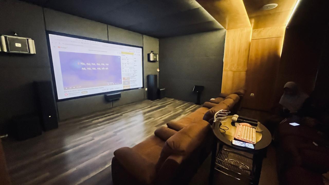 Private Cinema